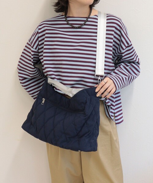 fredy emue（フレディエミュ）の「テープハンドル撥水ナイロンキルトバッグ（ショルダーバッグ・レディース・ブラウン/ネイビー/ブラック/キナリ・FREE）」の12枚目の写真