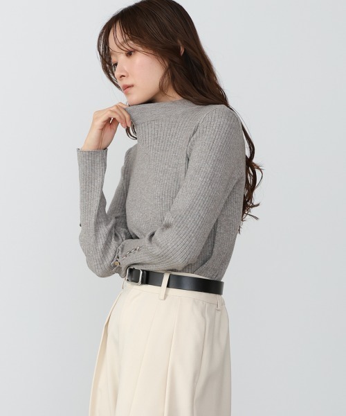 Bab(バブ)の「【選べるサイズ展開】袖ボタンハイネックリブニットトップス(ニット/セーター・レディース・A/グリーン/チャコールグレー/ピンク/ブラック/アイボリー・LARGE/MEDIUM)」の9枚目の写真