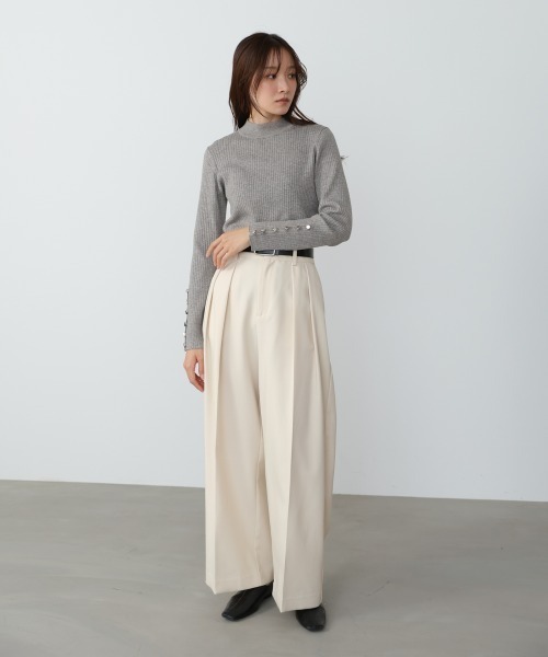 Bab(バブ)の「【選べるサイズ展開】袖ボタンハイネックリブニットトップス(ニット/セーター・レディース・A/グリーン/チャコールグレー/ピンク/ブラック/アイボリー・LARGE/MEDIUM)」の10枚目の写真