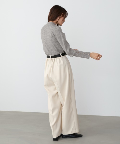 Bab(バブ)の「【選べるサイズ展開】袖ボタンハイネックリブニットトップス(ニット/セーター・レディース・A/グリーン/チャコールグレー/ピンク/ブラック/アイボリー・LARGE/MEDIUM)」の12枚目の写真