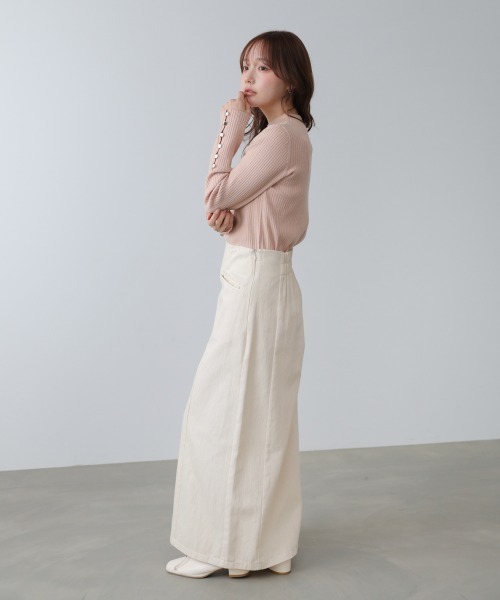 Bab(バブ)の「【選べるサイズ展開】袖ボタンハイネックリブニットトップス(ニット/セーター・レディース・A/グリーン/チャコールグレー/ピンク/ブラック/アイボリー・LARGE/MEDIUM)」の17枚目の写真