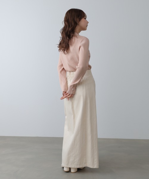 Bab(バブ)の「【選べるサイズ展開】袖ボタンハイネックリブニットトップス(ニット/セーター・レディース・A/グリーン/チャコールグレー/ピンク/ブラック/アイボリー・LARGE/MEDIUM)」の18枚目の写真