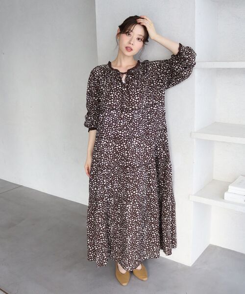 le.coeur blanc(ルクールブラン)の「Fanaka別注ランダムドットワンピース(ワンピース・レディース・ブラウン系その他2/ブラック系その他・38)」の6枚目の写真