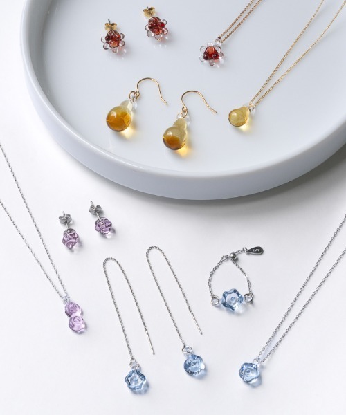 HARIO Lampwork Factory(ハリオランプワークファクトリー)の「ノリタケ ピアス ホワイトベル(ピアス(両耳用)・レディース・クリア・FREE)」の4枚目の写真