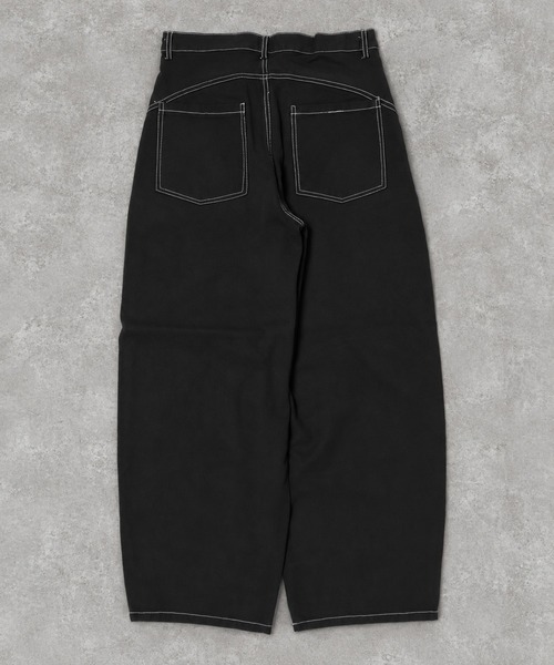 SPINNS(スピンズ)の「フロントフックデザインカーブワイドパンツ/1カラーのみ別品番ジャケットとセットアップ可能(デニムパンツ・メンズ・ブラック系その他/ブルー系その他・M/L)」の19枚目の写真