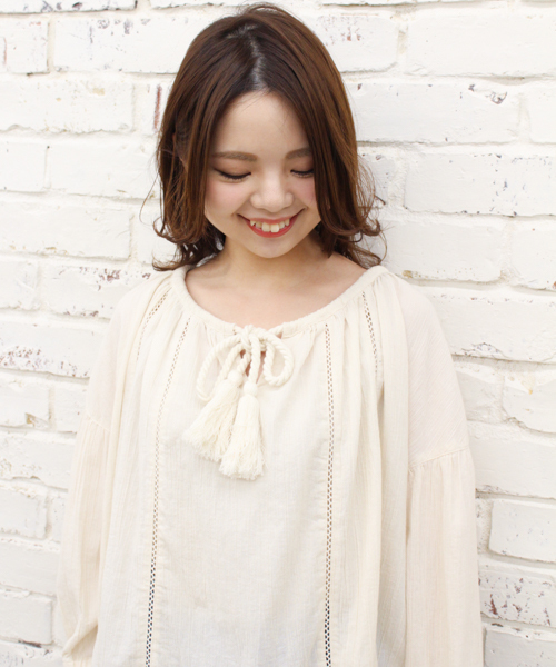 Kastane（カスタネ）の「楊柳ハシゴレースブラウス（シャツ/ブラウス・レディース・アイボリー/ブルー/オレンジ・FREE）」の6枚目の写真