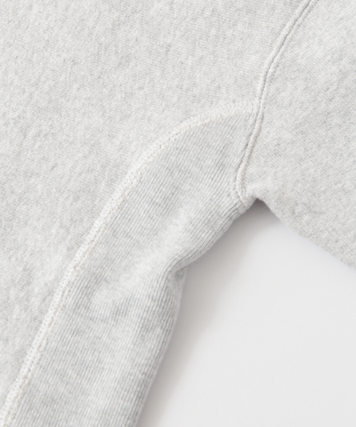 Champion（チャンピオン）の「Champion×URBAN RESEARCH　ボートネックスエット（スウェット・レディース・ブラック/オフホワイト/ライトグレー・MEDIUM）」の4枚目の写真