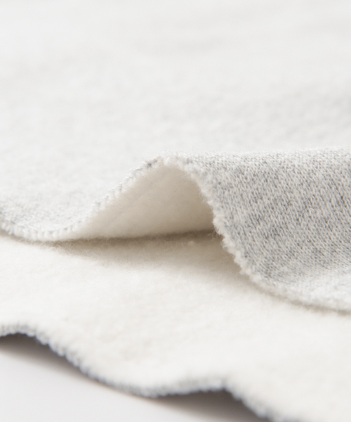 Champion（チャンピオン）の「Champion×URBAN RESEARCH　ボートネックスエット（スウェット・レディース・ブラック/オフホワイト/ライトグレー・MEDIUM）」の6枚目の写真