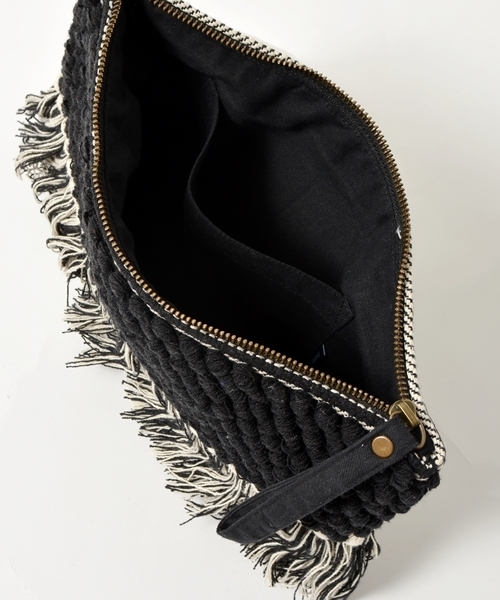 SHIPS(シップス)の「フリンジクラッチ ◇(クラッチバッグ・レディース・キャメル/ブラック・ONE SIZE)」の8枚目の写真