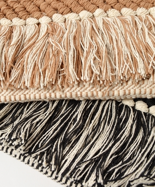 SHIPS(シップス)の「フリンジクラッチ ◇(クラッチバッグ・レディース・キャメル/ブラック・ONE SIZE)」の9枚目の写真