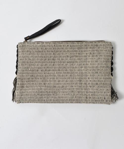 SHIPS(シップス)の「フリンジクラッチ ◇(クラッチバッグ・レディース・キャメル/ブラック・ONE SIZE)」の15枚目の写真