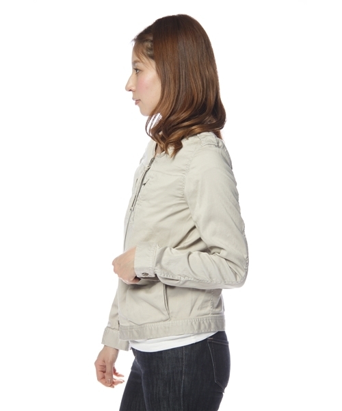 AMERICAN RAG CIE（アメリカンラグシー）の「AMERICANRAGCIEノーカラーブルゾン(213-AGQ-L111-BL058)（ミリタリージャケット・レディース・ライトベージュ/カーキ・フリー）」の3枚目の写真