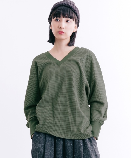 MERLOT（メルロー）の「サーマルドルマンVネックプルオーバー1062（Tシャツ/カットソー・レディース・ホワイト/ブラック/グレー/カーキ・FREE）」の4枚目の写真