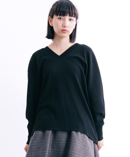 MERLOT（メルロー）の「サーマルドルマンVネックプルオーバー1062（Tシャツ/カットソー・レディース・ホワイト/ブラック/グレー/カーキ・FREE）」の2枚目の写真