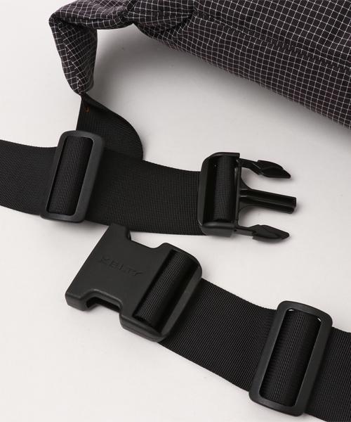 KELTY（ケルティ）の「【KELTY/ケルティ】リップストップボディバッグ　ミニファニー / RIPSTOP MINI FANNY（ボディバッグ/ウエストポーチ・メンズ・ブラック/ブルー/グレー/オリーブ/レッド/タン・FREE）」の8枚目の写真