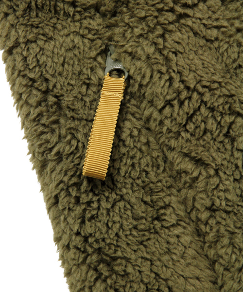 BEAMS PLUS（ビームスプラス）の「BEAMS PLUS / フリースベスト（ベスト・メンズ・ナチュラル/グレー/オリーブ/ネイビー・SMALL/MEDIUM/LARGE/X-LARGE）」の6枚目の写真