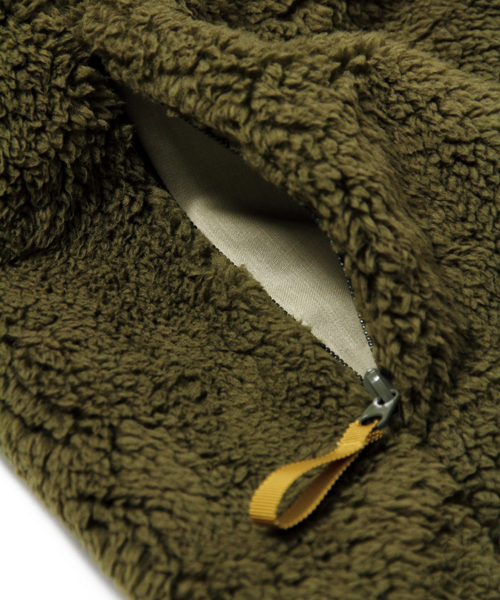 BEAMS PLUS（ビームスプラス）の「BEAMS PLUS / フリースベスト（ベスト・メンズ・ナチュラル/グレー/オリーブ/ネイビー・SMALL/MEDIUM/LARGE/X-LARGE）」の14枚目の写真