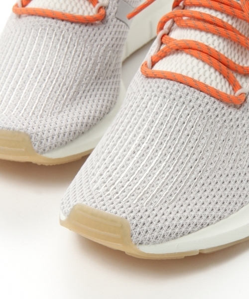 adidas（アディダス）の「【adidas(アディダス)】SWIFT RUN（スウィフトラン ）MEN（スニーカー・メンズ・ライトグレー/オレンジ・SMALL/MEDIUM/LARGE）」の7枚目の写真