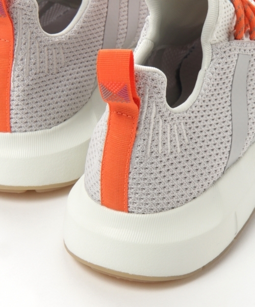 adidas（アディダス）の「【adidas(アディダス)】SWIFT RUN（スウィフトラン ）MEN（スニーカー・メンズ・ライトグレー/オレンジ・SMALL/MEDIUM/LARGE）」の17枚目の写真