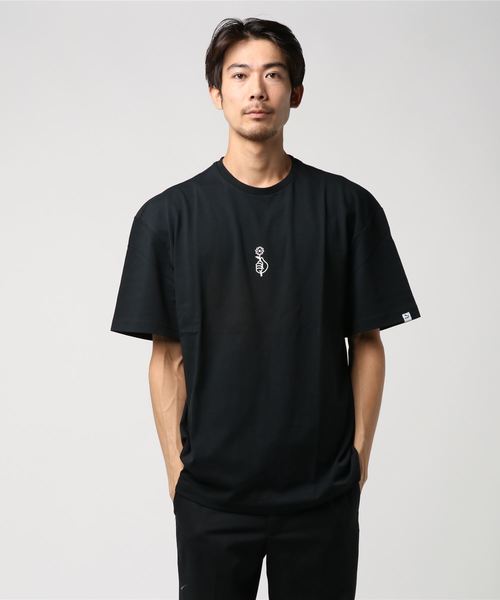 PUMA（プーマ）の「BTS SS Tee（Tシャツ/カットソー・メンズ・ホワイト/ブラック/レッド・SMALL/MEDIUM/LARGE/X-SMALL）」の2枚目の写真