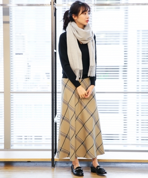 A part by（アパートバイ）の「カシミヤウールストール 800682（ストール/ショール・レディース・オフホワイト/ブラック/チャコールグレー/ライトグレー/レッド・FREE）」の7枚目の写真