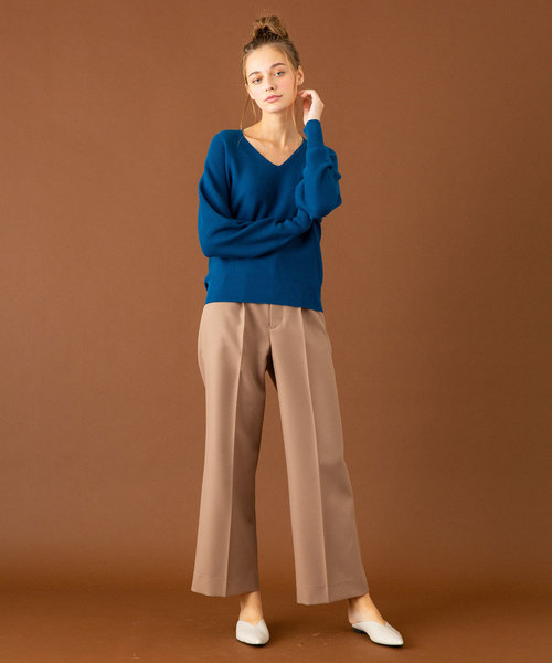 UNITED TOKYO（ユナイテッドトウキョウ）の「ホールガーメントVネックニット（ニット/セーター・レディース・ベージュ/パープル/ネイビー/ブルー・1）」の17枚目の写真