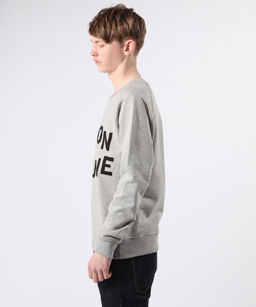 Maison Kitsune（メゾンキツネ）の「R-NECK SWEATER W/ PRINT（スウェット・メンズ・グレー・SMALL/MEDIUM/X-SMALL）」の7枚目の写真