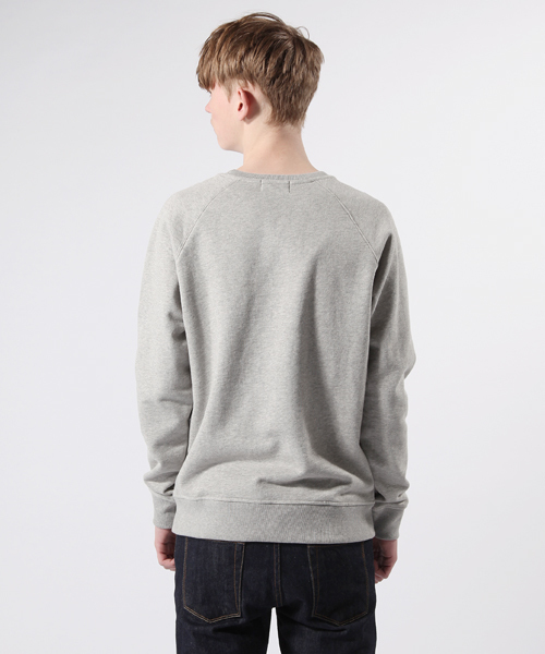 Maison Kitsune（メゾンキツネ）の「R-NECK SWEATER W/ PRINT（スウェット・メンズ・グレー・SMALL/MEDIUM/X-SMALL）」の8枚目の写真