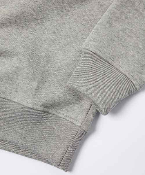 Maison Kitsune（メゾンキツネ）の「R-NECK SWEATER W/ PRINT（スウェット・メンズ・グレー・SMALL/MEDIUM/X-SMALL）」の5枚目の写真