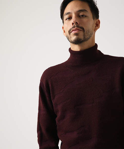 AZUL by moussy（アズールバイマウジー）の「ジャガードカモタートルネックプルオーバー（ニット/セーター・メンズ・ホワイト/ブラック/ボルドー・SMALL/MEDIUM/LARGE/X-LARGE/X-SMALL）」の3枚目の写真