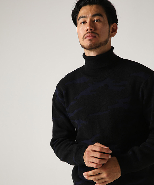 AZUL by moussy（アズールバイマウジー）の「ジャガードカモタートルネックプルオーバー（ニット/セーター・メンズ・ホワイト/ブラック/ボルドー・SMALL/MEDIUM/LARGE/X-LARGE/X-SMALL）」の2枚目の写真