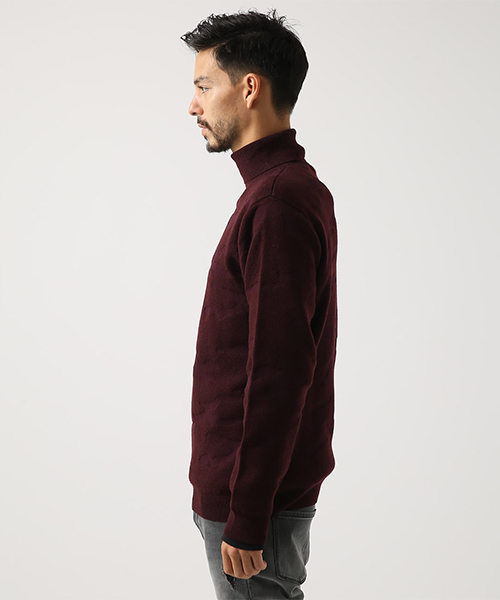 AZUL by moussy（アズールバイマウジー）の「ジャガードカモタートルネックプルオーバー（ニット/セーター・メンズ・ホワイト/ブラック/ボルドー・SMALL/MEDIUM/LARGE/X-LARGE/X-SMALL）」の16枚目の写真