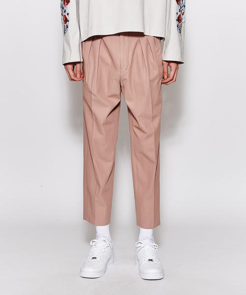 【JieDa × DICKIES】REMAKE TUCK SLACKS PINK Jieda（ジエダ）の「＜JieDa＞ 3TUCK SLACKS/アンクルパンツ（その他