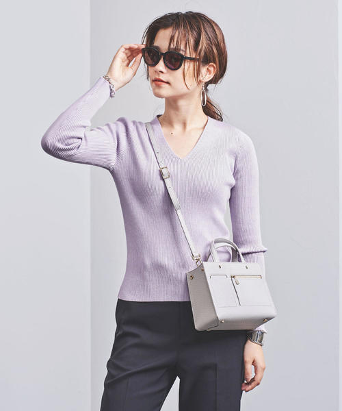 UNITED ARROWS(ユナイテッドアローズ)の「UBCB C/SI リブ Vネックニット◆(ニット/セーター・レディース・ホワイト/ベージュ/ブラック/ライラック・フリー)」の1枚目の写真