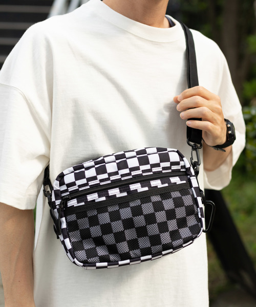 WEGO（ウィゴー）の「WEGO/ベーシックスクエアショルダーバッグ（ショルダーバッグ・メンズ・ブラック/マルチ/その他2/その他1/ホワイト・FREE）」の4枚目の写真