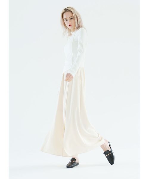 MIELI INVARIANT（ミエリインヴァリアント）の「カッティングスロープトップス（ニット/セーター・レディース・ホワイト/ブラック・FREE）」の6枚目の写真