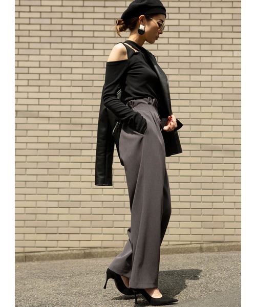 MIELI INVARIANT（ミエリインヴァリアント）の「カッティングスロープトップス（ニット/セーター・レディース・ホワイト/ブラック・FREE）」の19枚目の写真