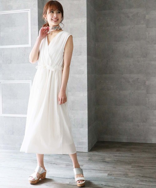 OUR　カシュクールワンピース　アワーホーム　ホワイト　Emiさん カシュクールワンピース – OURHOME