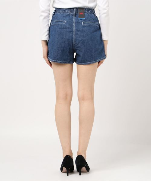 Levi's(リーバイス)の「COOL BALLOON SHORT COOL MID STONE PLEATED SHORT(デニムパンツ・レディース・インディゴブルー・25inch/24inch/26inch/27inch/28inch)」の3枚目の写真