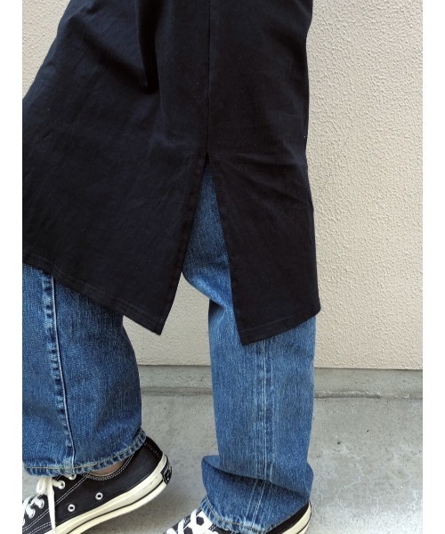 ulu（ウル）の「Sideslit Tshirt onepiece（ワンピース・レディース・ホワイト/ブラック・FREE）」の8枚目の写真