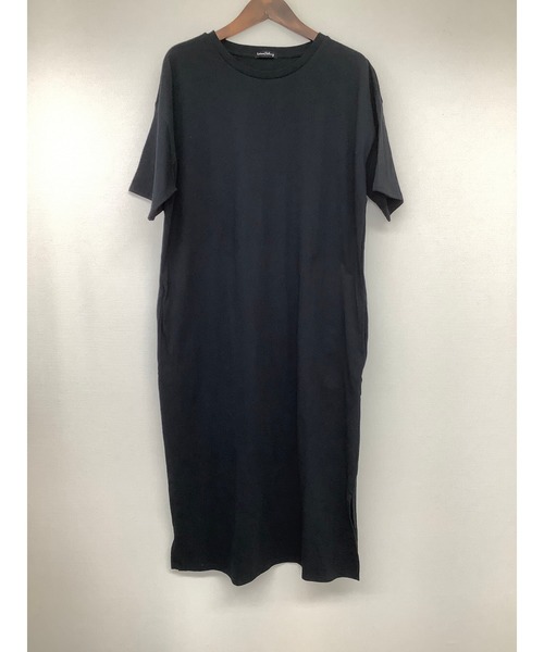 ulu（ウル）の「Sideslit Tshirt onepiece（ワンピース・レディース・ホワイト/ブラック・FREE）」の10枚目の写真