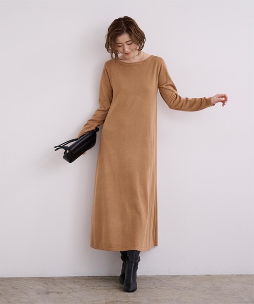 UR'S（ユアーズ）の「ボートネックロングニットワンピース（ワンピース・レディース・グレイッシュベージュ/ブラック/ブラウン/ボルドー/オフホワイト/チャコール/ダークネイビー/ダークブラウン/キャメル・L/M/S）」の22枚目の写真