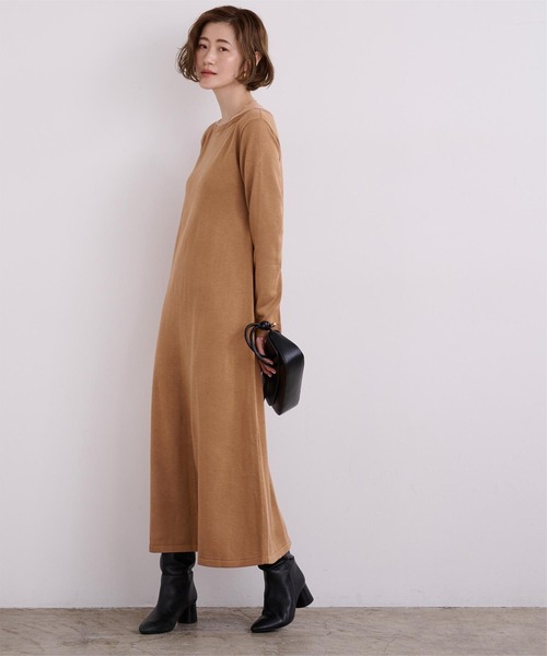 UR'S（ユアーズ）の「ボートネックロングニットワンピース（ワンピース・レディース・グレイッシュベージュ/ブラック/ブラウン/ボルドー/オフホワイト/チャコール/ダークネイビー/ダークブラウン/キャメル・L/M/S）」の18枚目の写真