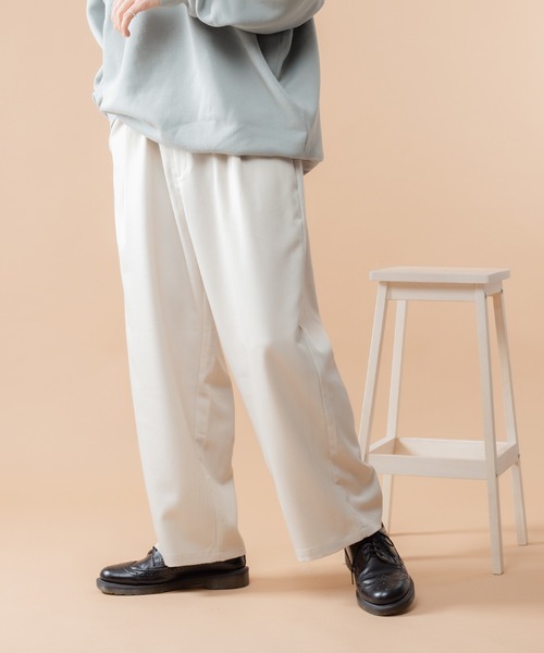 kutir(クティール)の「2タックワイドスラックス(その他パンツ・メンズ・ライトグレー/ブラック/オフホワイト・SMALL/MEDIUM/LARGE)」の2枚目の写真