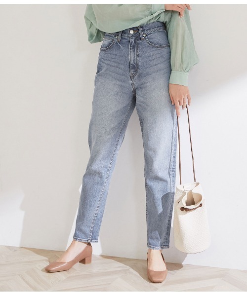 ROPE'(ロペ)の「【新色登場】ストレッチデニムハイウエストテーパードパンツ(デニムパンツ)」|ブルー