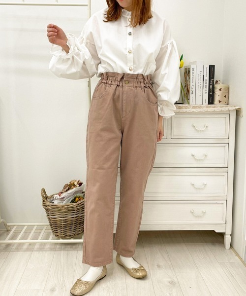 apres jour（アプレジュール）の「フリルデニムテーパードパンツ【ZOZOTOWN限定アイテム】（デニムパンツ・レディース・ミント/アイボリー/モカ/ブラック・SMALL/MEDIUM/X-LARGE）」の4枚目の写真