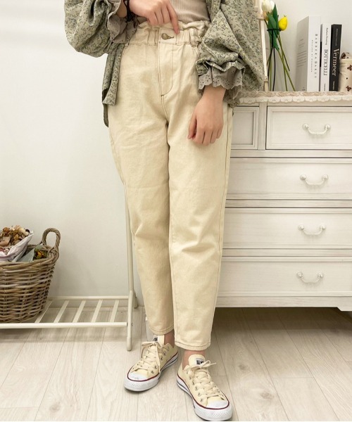 apres jour（アプレジュール）の「フリルデニムテーパードパンツ【ZOZOTOWN限定アイテム】（デニムパンツ・レディース・ミント/アイボリー/モカ/ブラック・SMALL/MEDIUM/X-LARGE）」の5枚目の写真