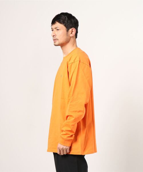 Carhartt WIP（カーハートダブリューアイピー）の「L/S CHASE T-SHIRT（Tシャツ/カットソー・メンズ・ホワイト/アッシュグレー/ブラック/バーガンディー/ダークグリーン/エメラルド/ダークパープル/オレンジ/サックスブルー・X-SMALL/SMALL/MEDIUM/LARGE/X-LARGE/XX-LARGE）」の11枚目の写真