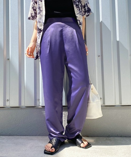 PAGEBOY（ページボーイ）の「グロッシーサテンイージーパンツ（その他パンツ・レディース・ブラック/パープル/クリーム・FREE）」の3枚目の写真