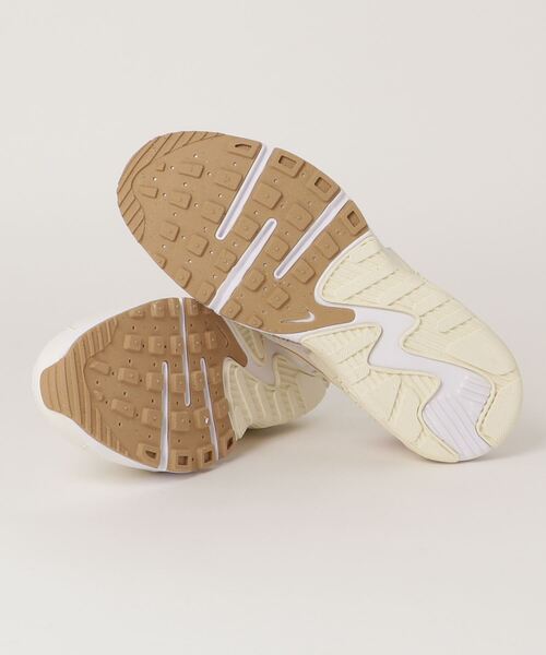 NIKE（ナイキ）の「ナイキ NIKE ナイキ ウィメンズ エア マックス エクシー（スニーカー・レディース・ベージュ・24.0cm/25.0cm/23.0cm/24.5cm/23.5cm）」の2枚目の写真